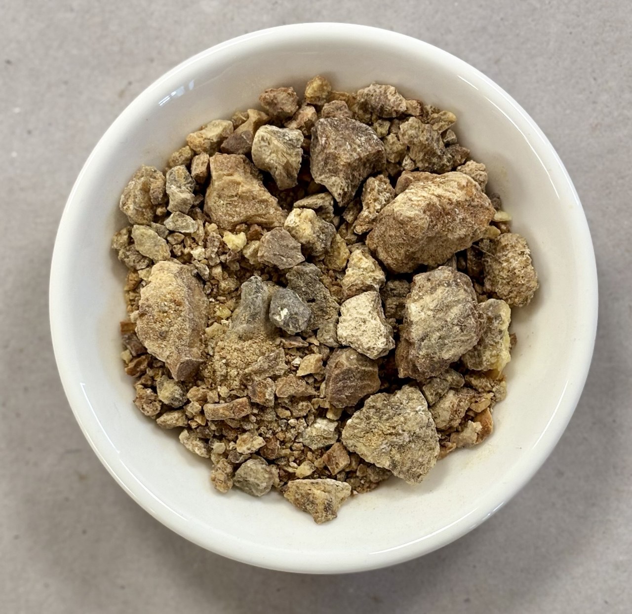 100% természetes, finom, citrusos-fűszeres illatú gyanta fény, jókedv, tisztítás, védelem